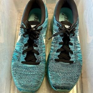Nike Teal and Black Athletic Shoes